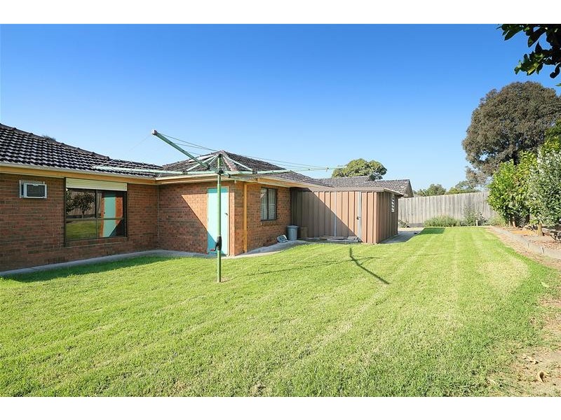 11 Holmbury Boulevard, Mulgrave VIC 3170