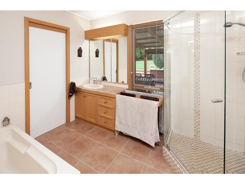 1 Fontaine Terrace, Narre Warren North VIC 3804