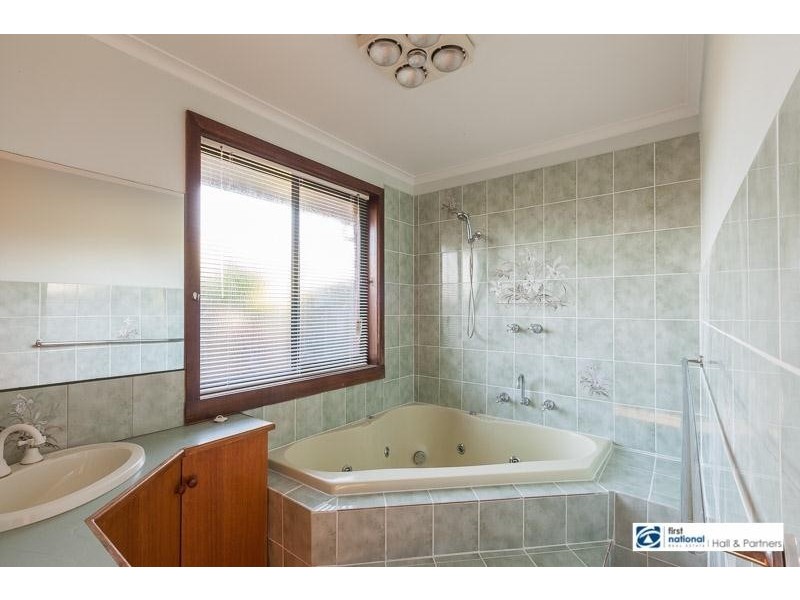 2/34 Adam Avenue, Hallam VIC 3803