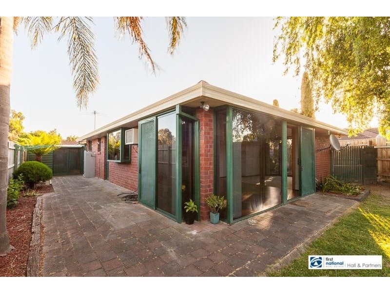 2/34 Adam Avenue, Hallam VIC 3803