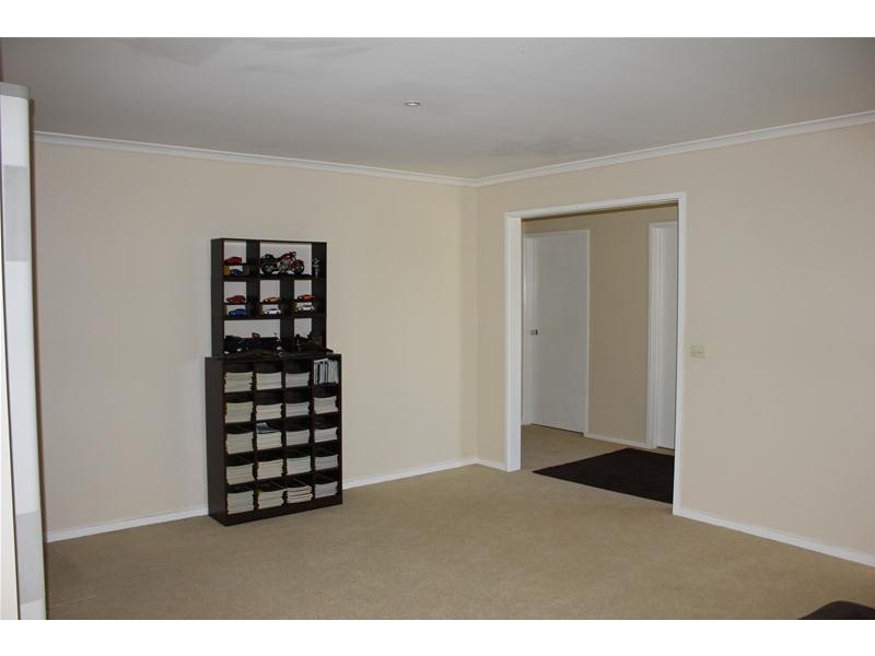 1 Struan Avenue, Endeavour Hills VIC 3802