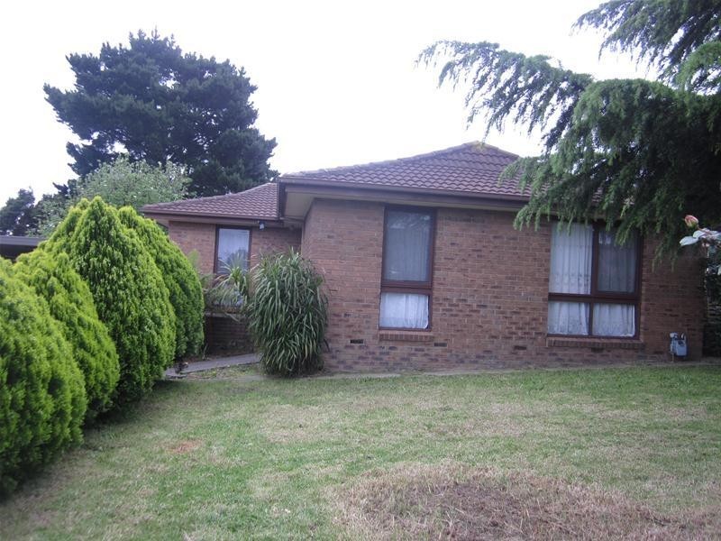 13 Leigh Court, Doveton VIC 3177