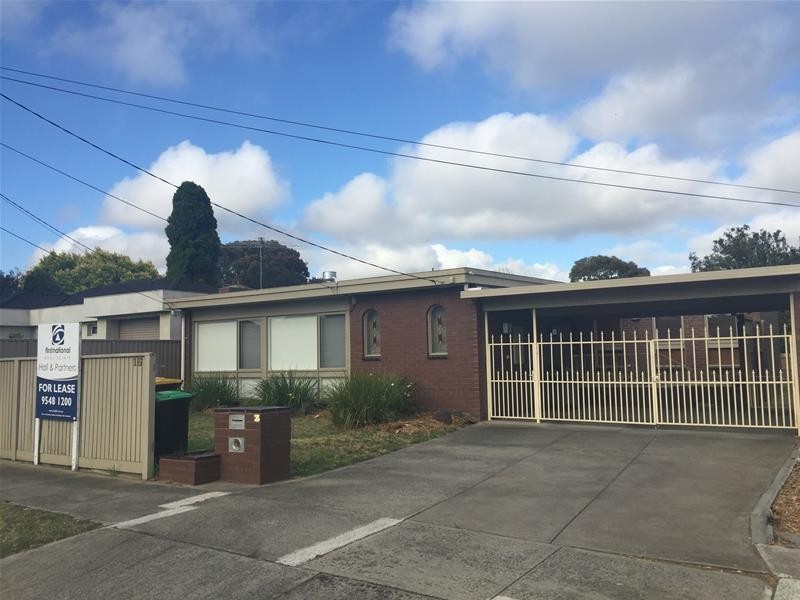 16 Outlook Drive, Dandenong North VIC 3175