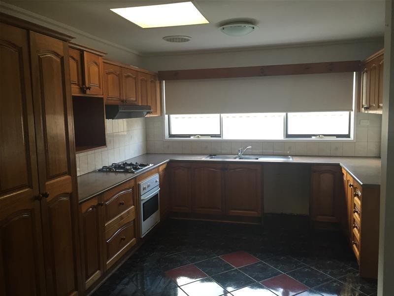 16 Outlook Drive, Dandenong North VIC 3175