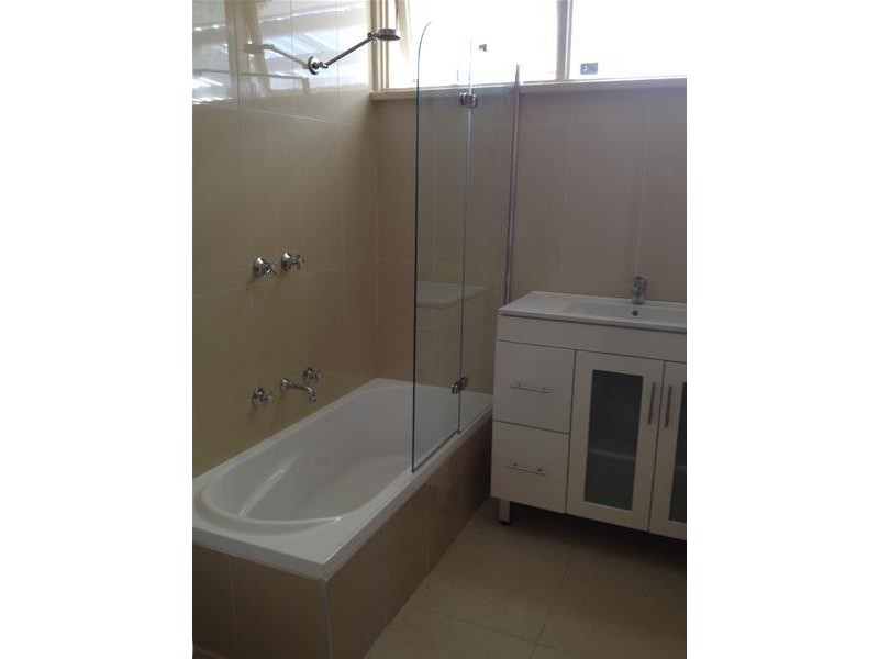 33 Charlton Street, Springvale VIC 3171