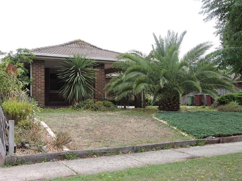 18 George Chudleigh Drive, Hallam VIC 3803