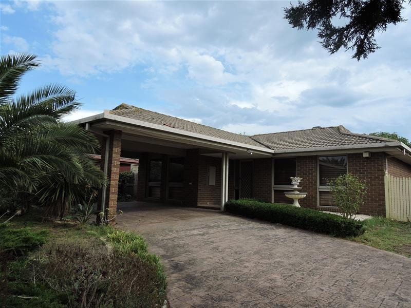 18 George Chudleigh Drive, Hallam VIC 3803