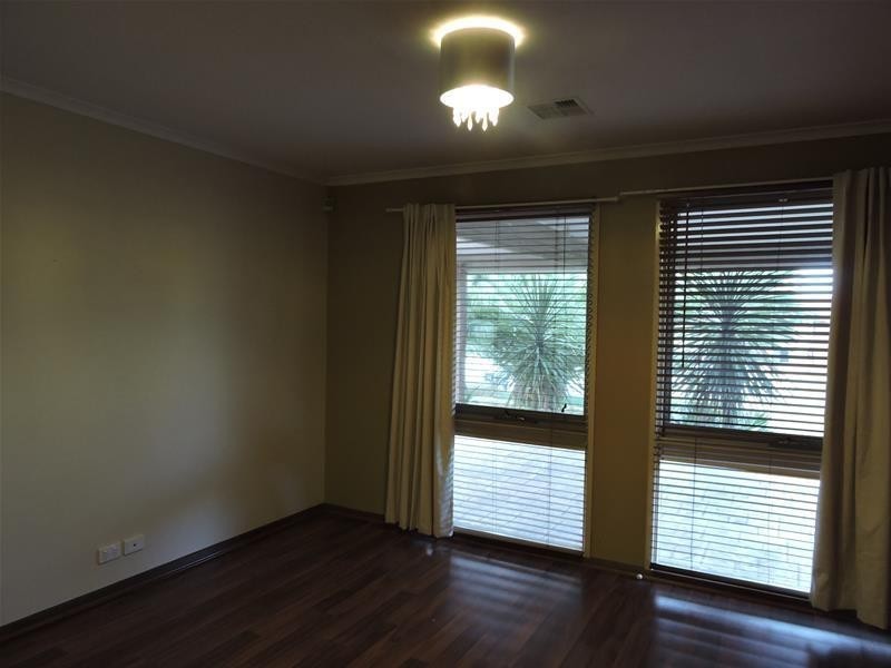 18 George Chudleigh Drive, Hallam VIC 3803