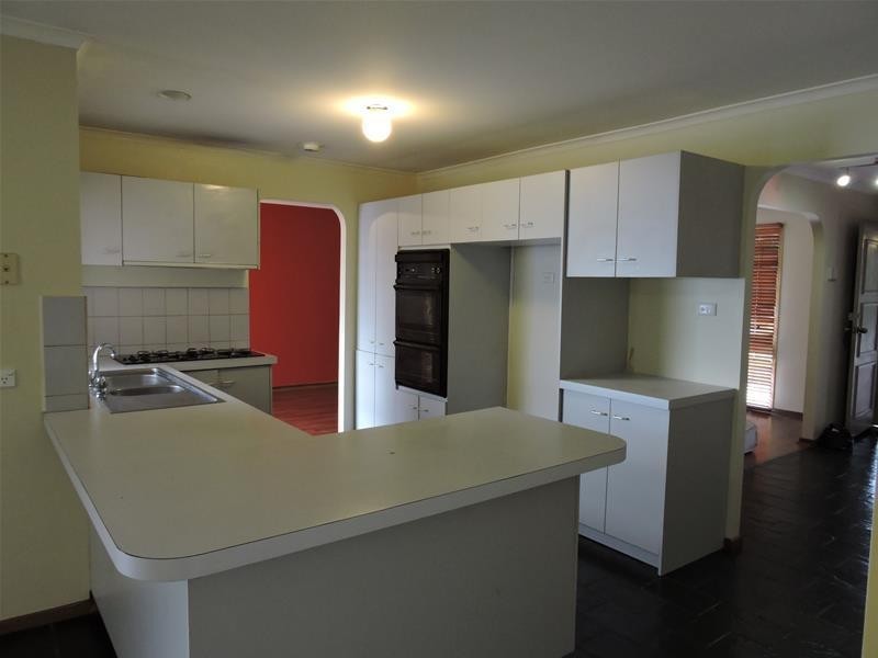 18 George Chudleigh Drive, Hallam VIC 3803