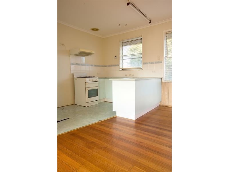 8 Sylvia Street, Dandenong North VIC 3175