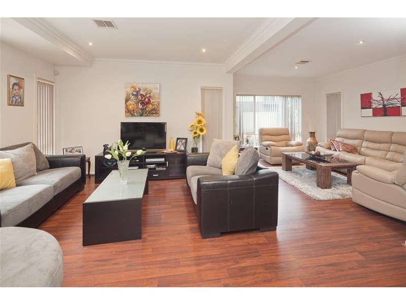 28 Tilbavale Close, Hallam VIC 3803