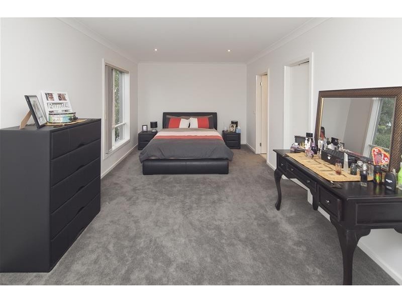 28 Tilbavale Close, Hallam VIC 3803