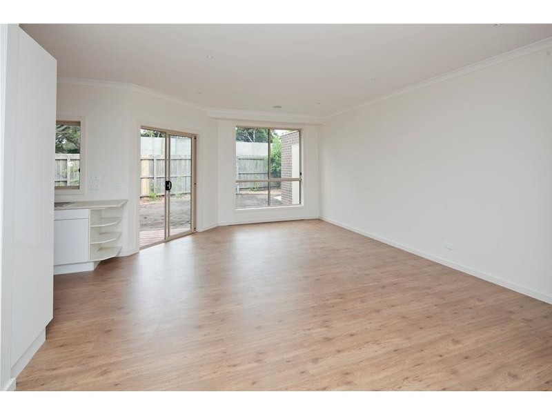 2/53 Anora Crescent, Mulgrave VIC 3170