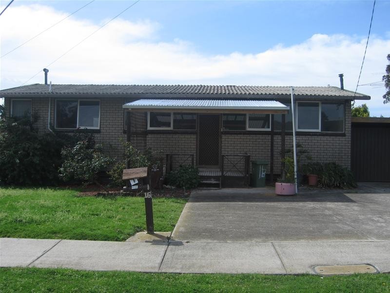 16 Butler Street, Eumemmerring VIC 3177