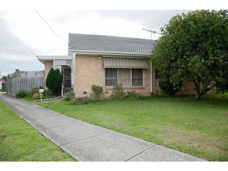 1 Privet Court, Doveton VIC 3177