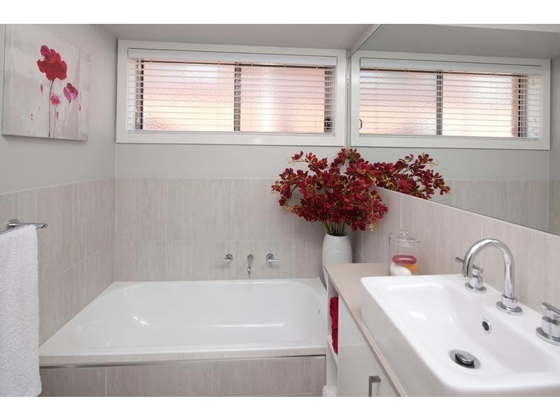 130 David Collins Drive, Endeavour Hills VIC 3802