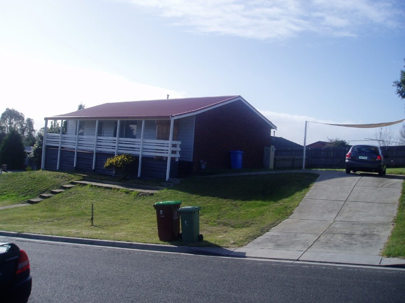 52 Willow Drive, Hampton Park VIC 3976