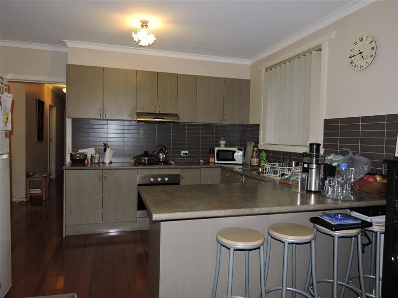 42 Charles Avenue, Hallam VIC 3803