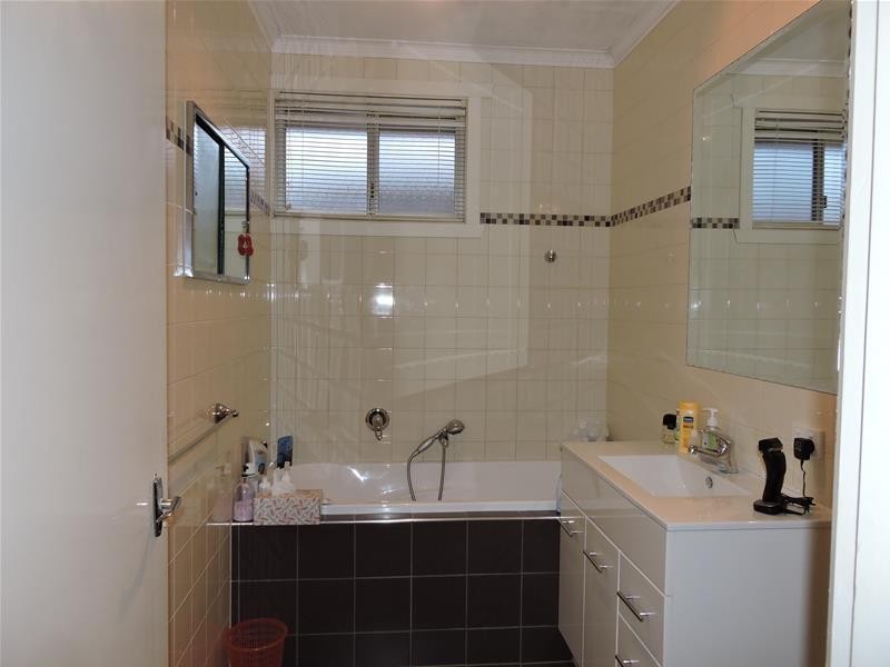 42 Charles Avenue, Hallam VIC 3803