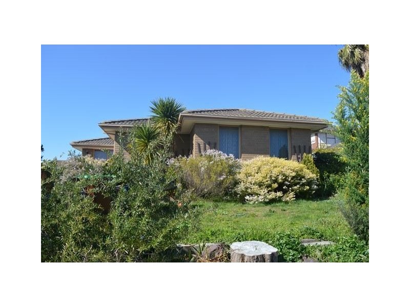 44 Mildura Crescent, Endeavour Hills VIC 3802