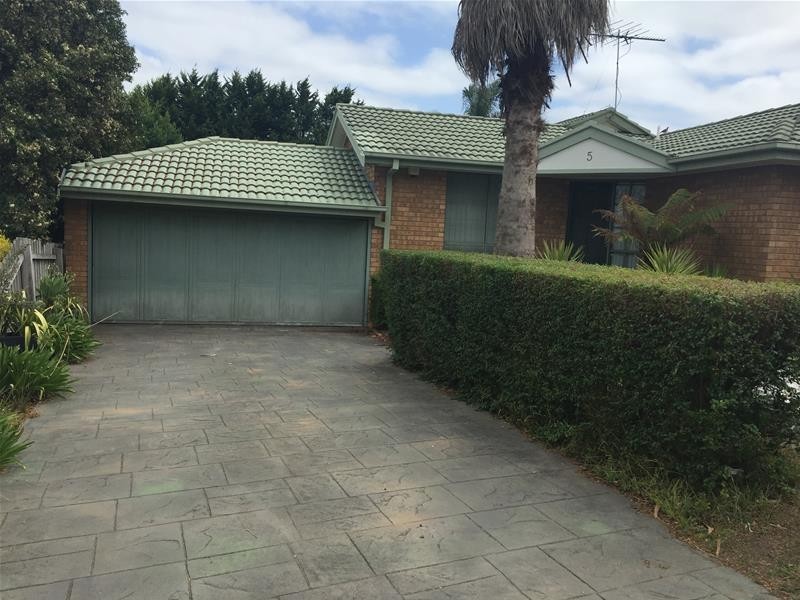 5 Hanna Drive, Endeavour Hills VIC 3802
