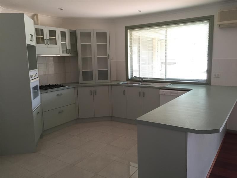 5 Hanna Drive, Endeavour Hills VIC 3802