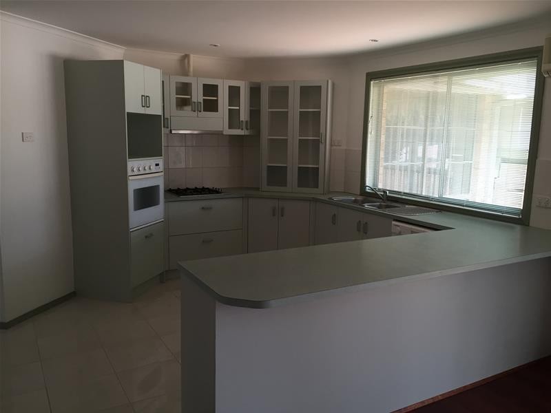 5 Hanna Drive, Endeavour Hills VIC 3802