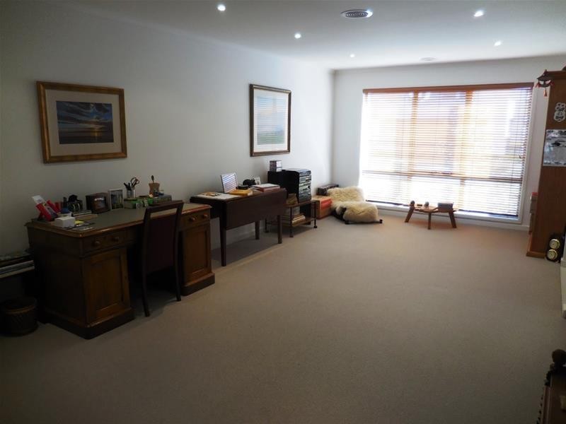 69 Waverley Park Drive, Mulgrave VIC 3170