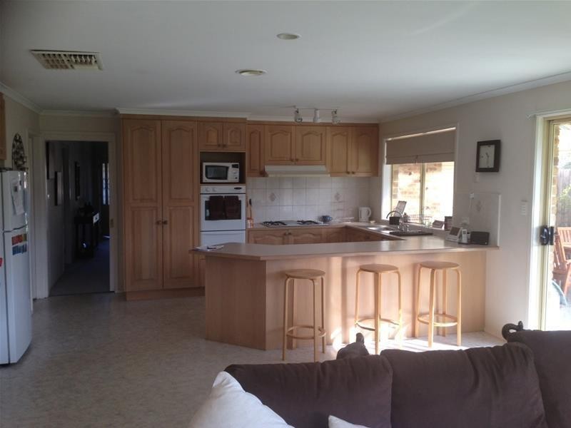 37 Warrenwood Place, Narre Warren VIC 3805