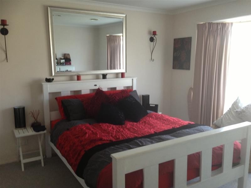 37 Warrenwood Place, Narre Warren VIC 3805