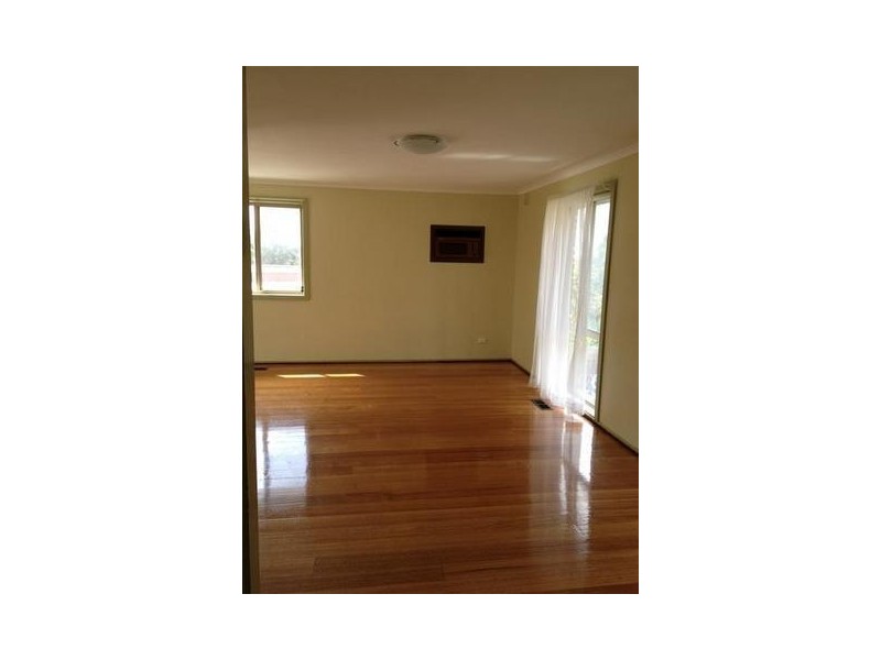 49 Daniel Solander Drive, Endeavour Hills VIC 3802