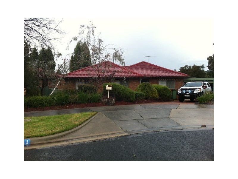 11 Mark Court, Dandenong North VIC 3175