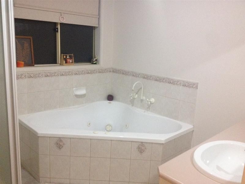 37 Warrenwood Place, Narre Warren VIC 3805