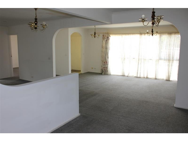 37 Grovelands Drive, Mulgrave VIC 3170