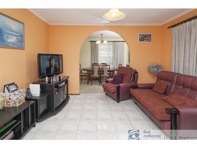 17 Girvan Circuit, Endeavour Hills VIC 3802