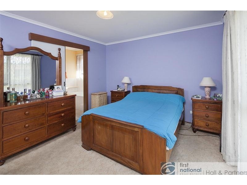 17 Girvan Circuit, Endeavour Hills VIC 3802