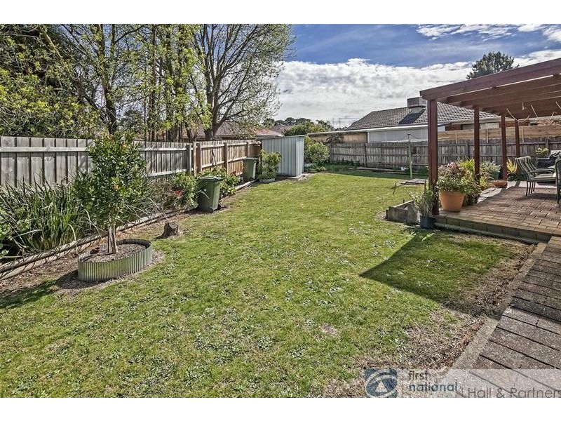 17 Girvan Circuit, Endeavour Hills VIC 3802