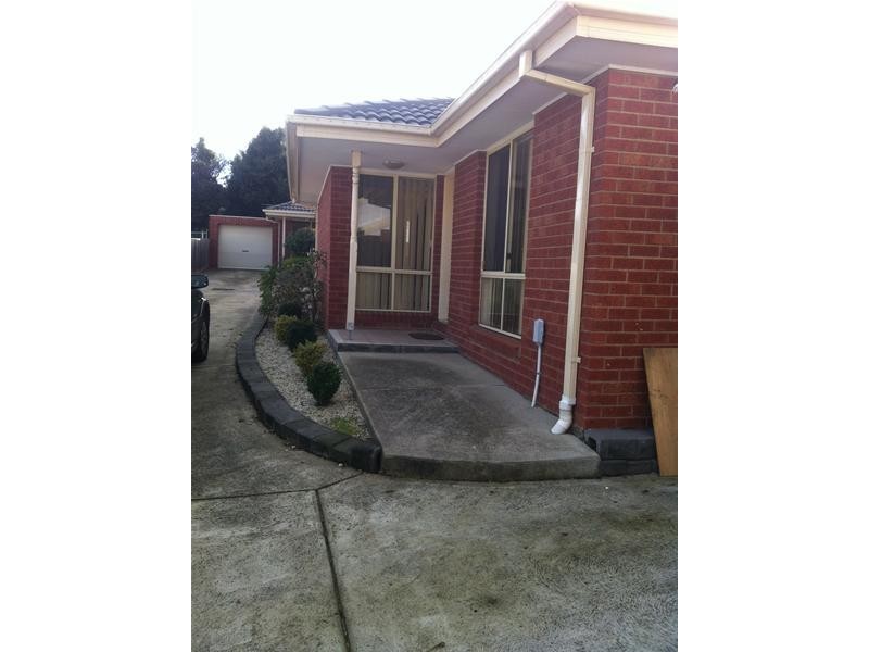 2/30 Fifth Avenue, Dandenong North VIC 3175