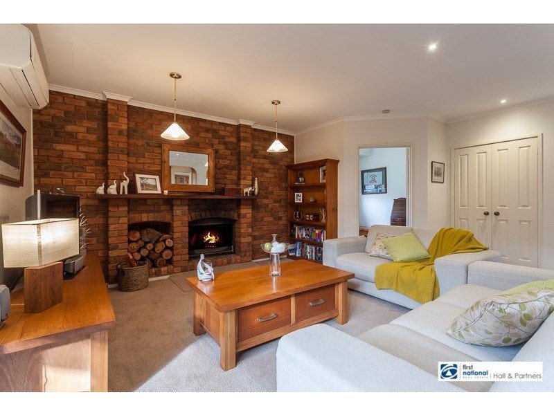 35 Aberdeen  Drive, Dandenong North VIC 3175