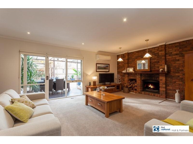 35 Aberdeen  Drive, Dandenong North VIC 3175