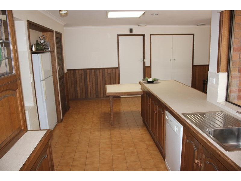 13 Mountview Avenue, Hallam VIC 3803