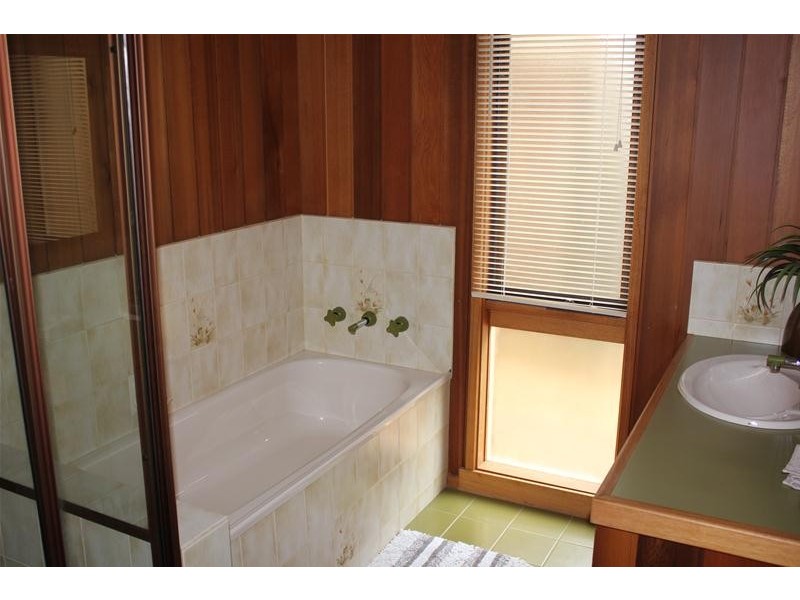 13 Mountview Avenue, Hallam VIC 3803