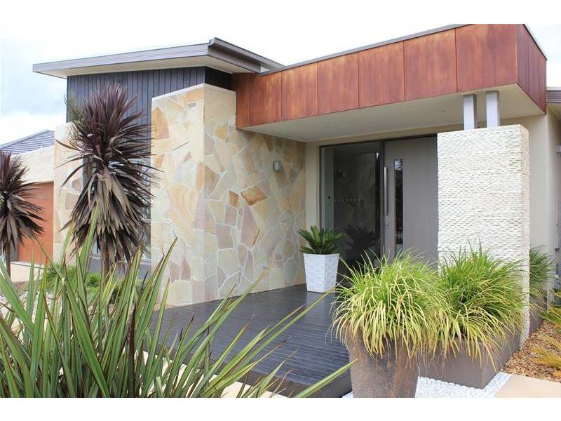 6 Sunline Way, Lyndhurst VIC 3975