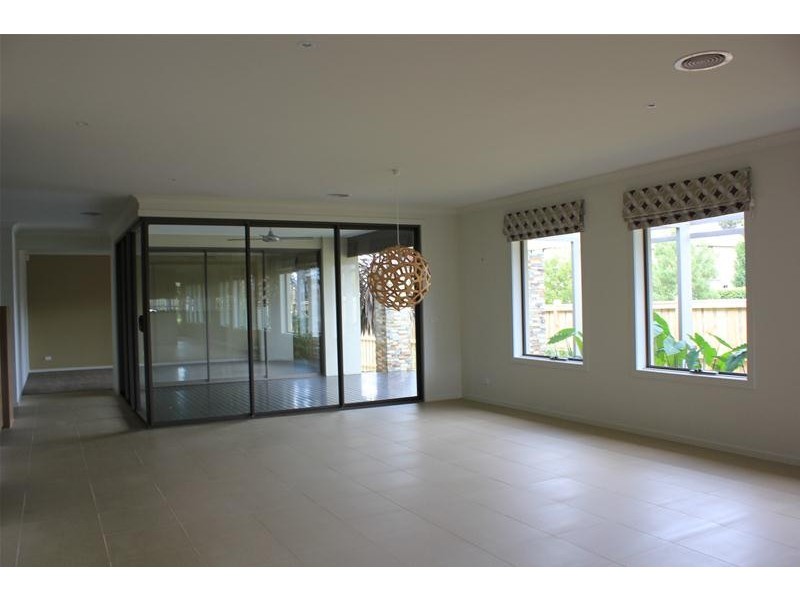 6 Sunline Way, Lyndhurst VIC 3975