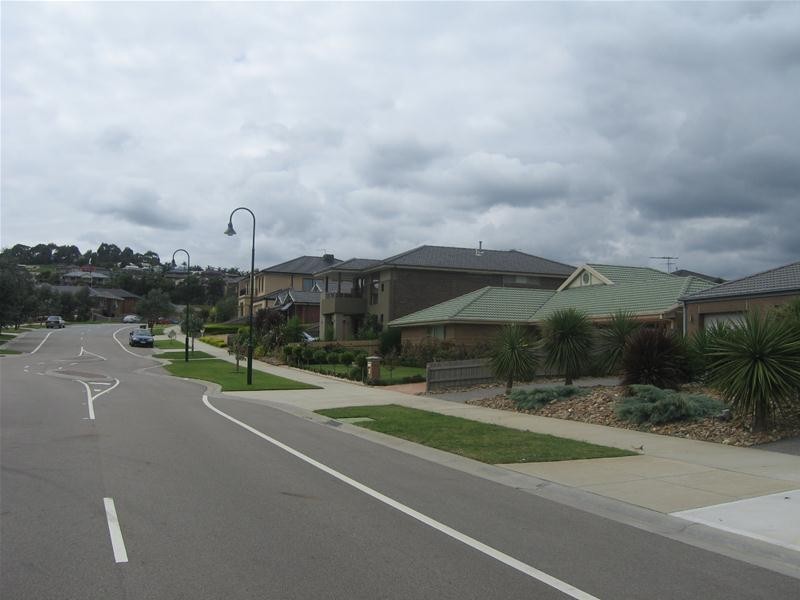 32 Sheldon Drive, Berwick VIC 3806