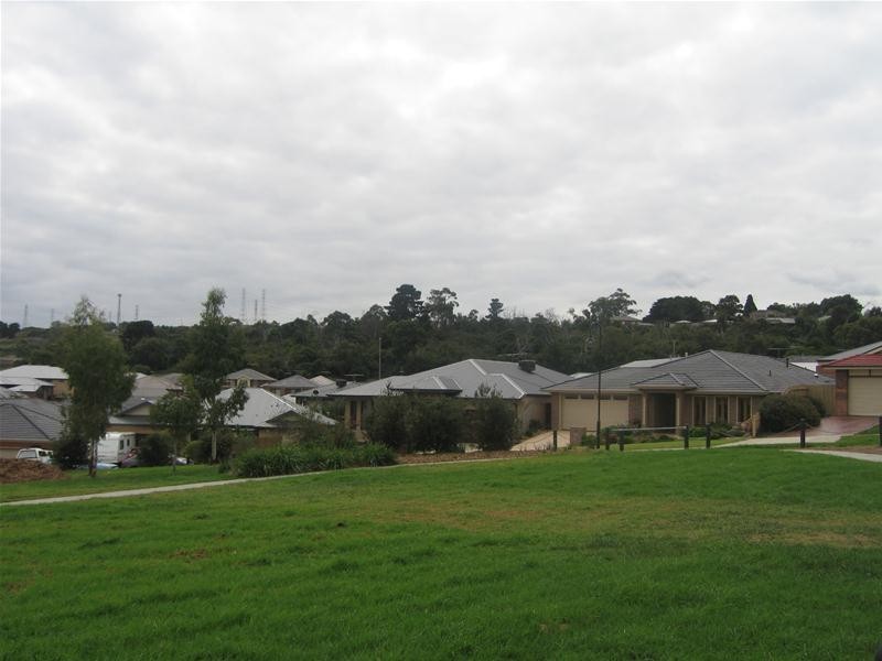 32 Sheldon Drive, Berwick VIC 3806