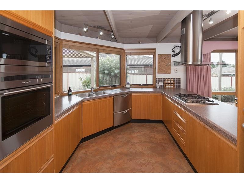 6 Christopher Court, Hallam VIC 3803