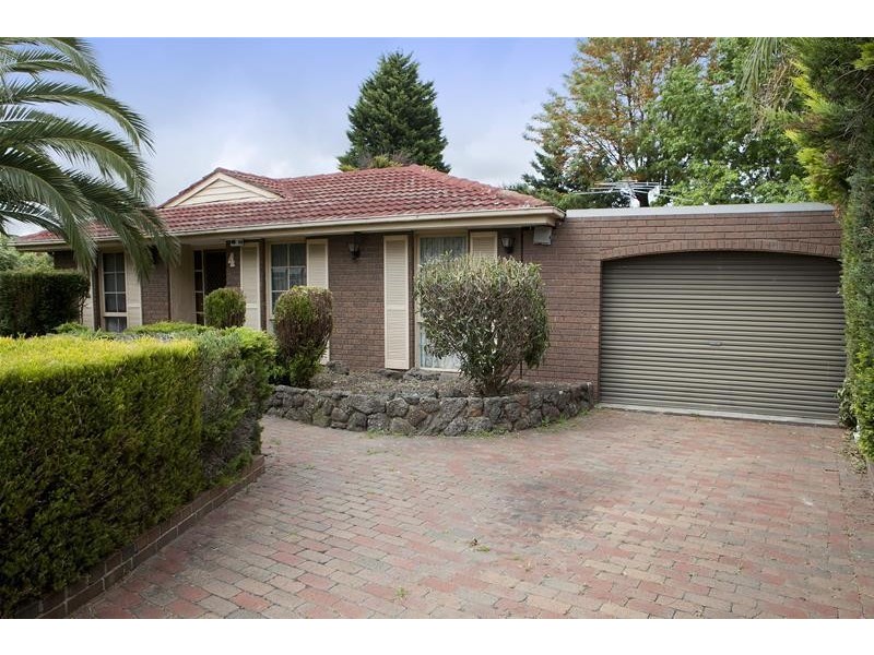 4 Primrose Hill Close, Endeavour Hills VIC 3802