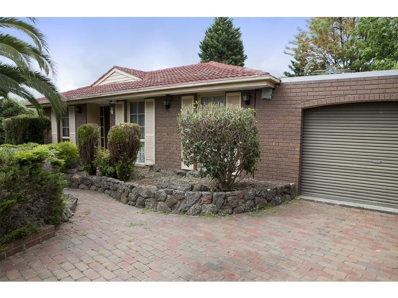 4 Primrose Hill Close, Endeavour Hills VIC 3802