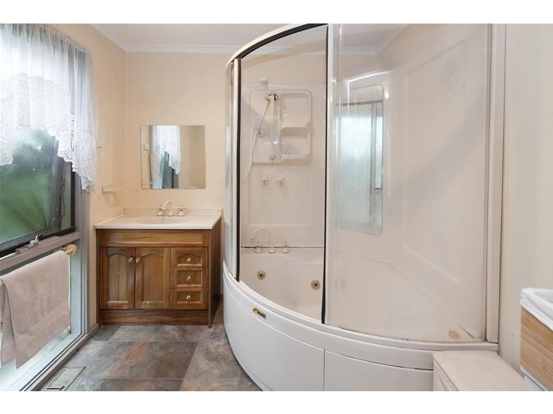 4 Primrose Hill Close, Endeavour Hills VIC 3802